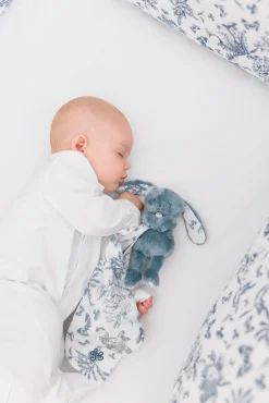 Augustin le Lapin Doudou imprimé inspiration Toile de Jouy bleu