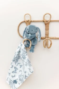 Augustin le Lapin Doudou imprimé inspiration Toile de Jouy bleu