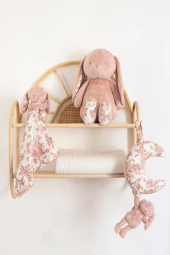 Augustin le Lapin musical Imprimé inspiration Toile de Jouy rose