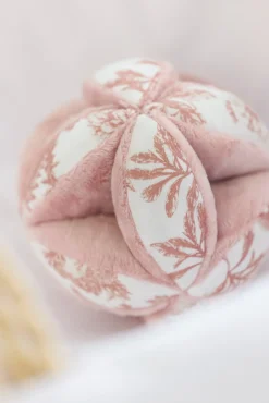 Balle sensorielle Imprimé inspiration Toile de Jouy rose