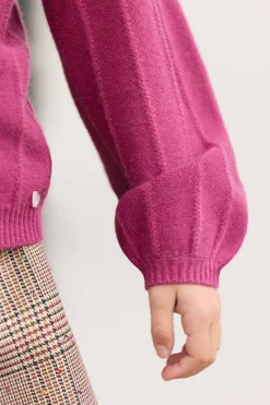 Pull Magenta col volanté